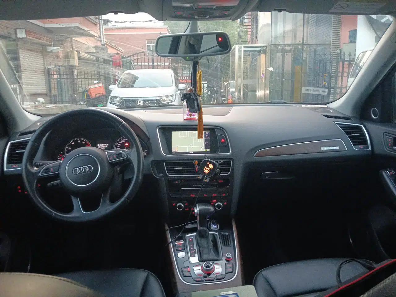 Audi Q5 2015 40 TFSI Comfort Model — миниатюра 18