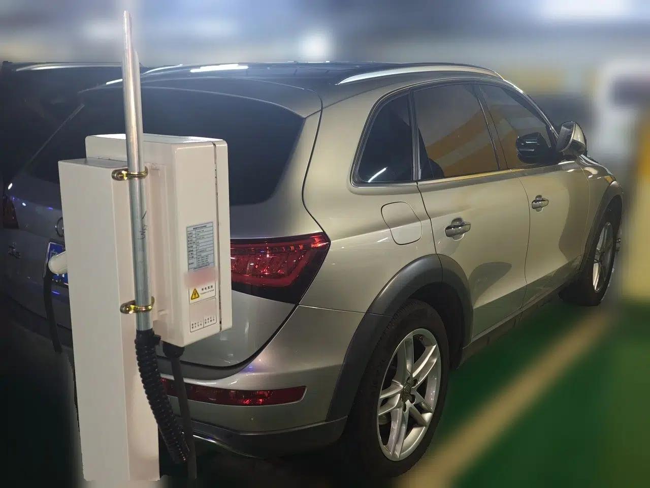 Audi Q5 2018 Collector's Edition 40 TFSI Technology Model — миниатюра 6