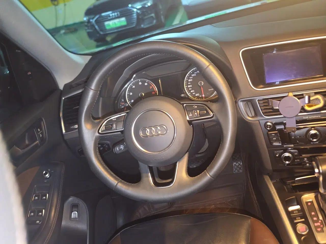Audi Q5 2018 Collector's Edition 40 TFSI Technology Model — миниатюра 10