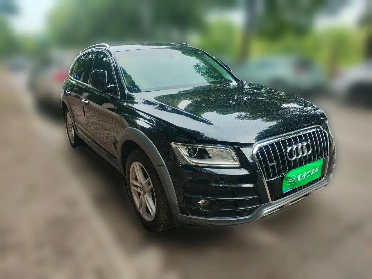Audi Q5 2018 Collector's Edition 40 TFSI Technology Model — миниатюра 3