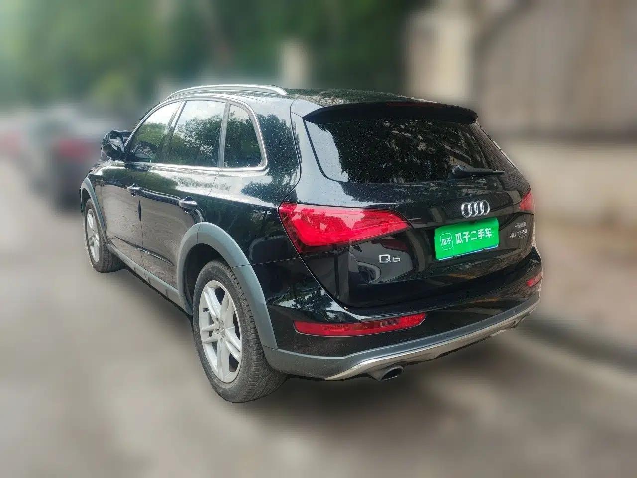 Audi Q5 2018 Collector's Edition 40 TFSI Technology Model — миниатюра 4