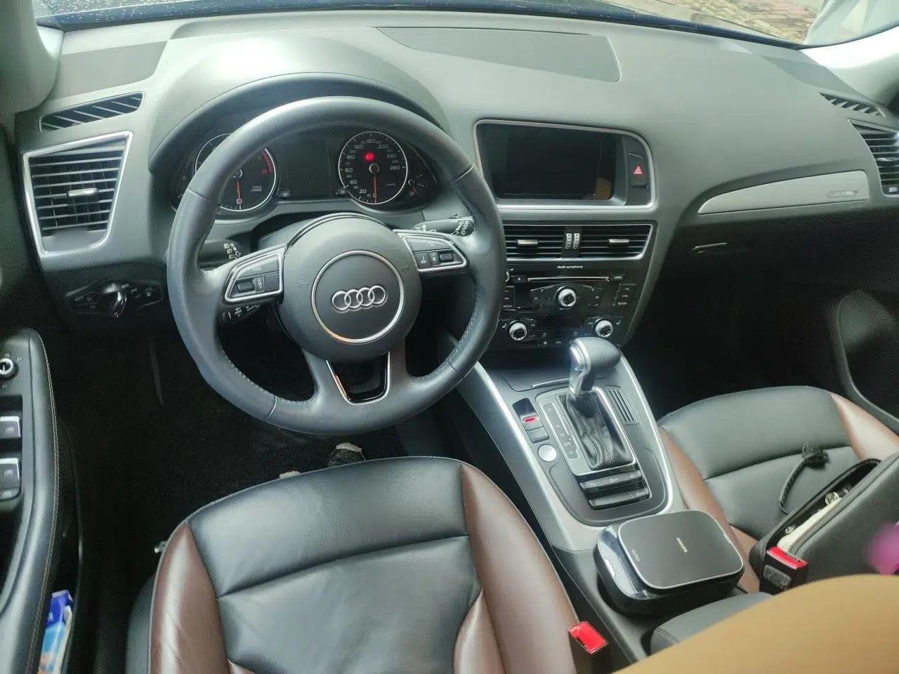 Audi Q5 2018 Collector's Edition 40 TFSI Technology Model — миниатюра 9
