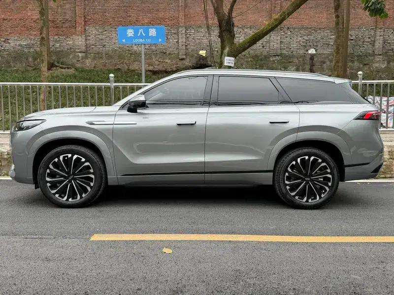 Chery Tiggo 9 2023 2.0T DCT 2WD Luxury Edition 5-seater — миниатюра 4