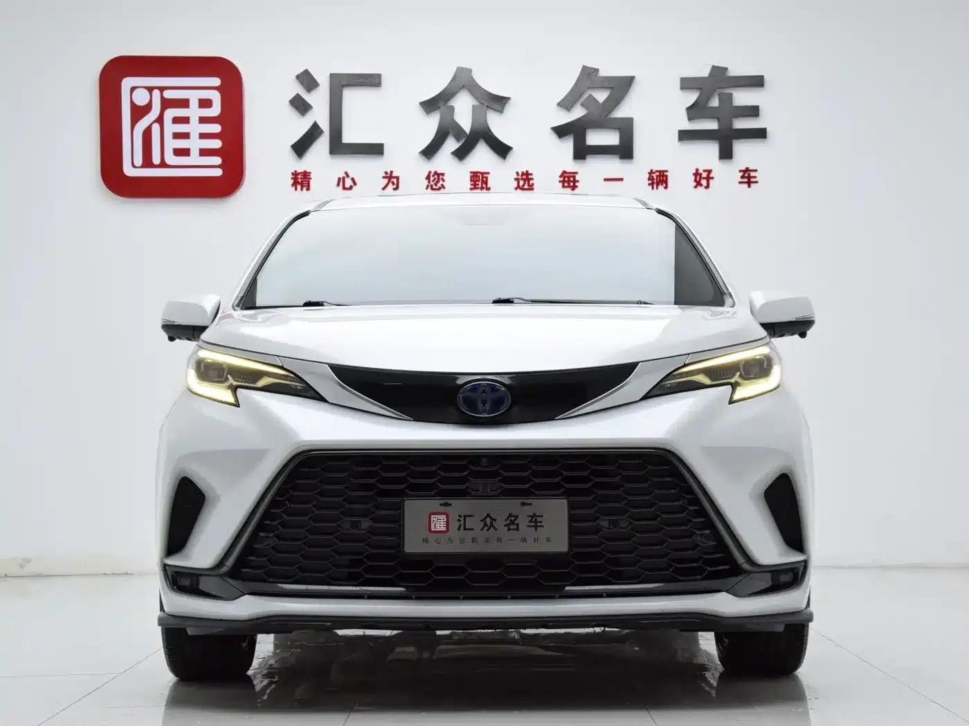 2023 Grevia 2.5L Hybrid Premium Plus Edition — миниатюра 2