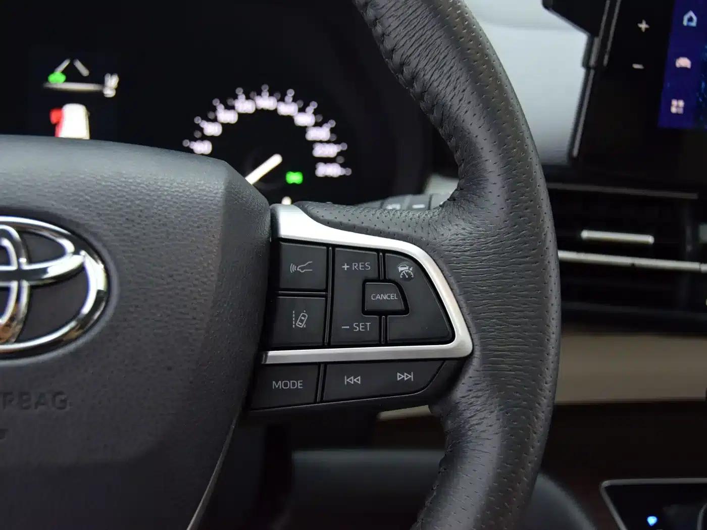 2023 Grevia 2.5L Hybrid Premium Plus Edition — миниатюра 11