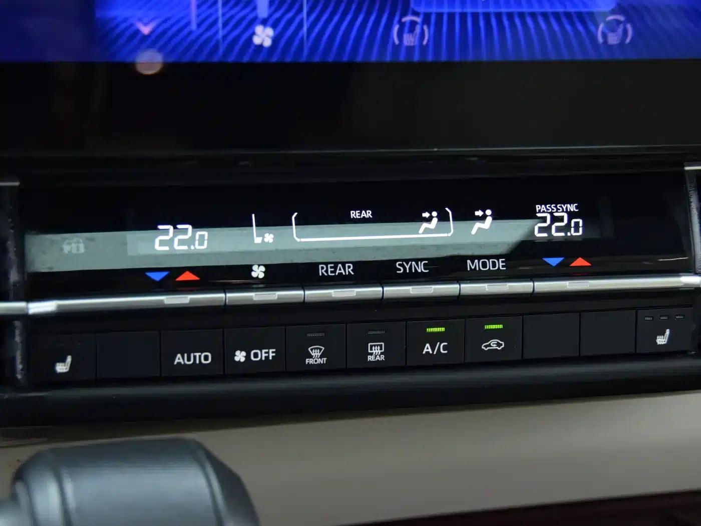2023 Grevia 2.5L Hybrid Premium Plus Edition — миниатюра 13