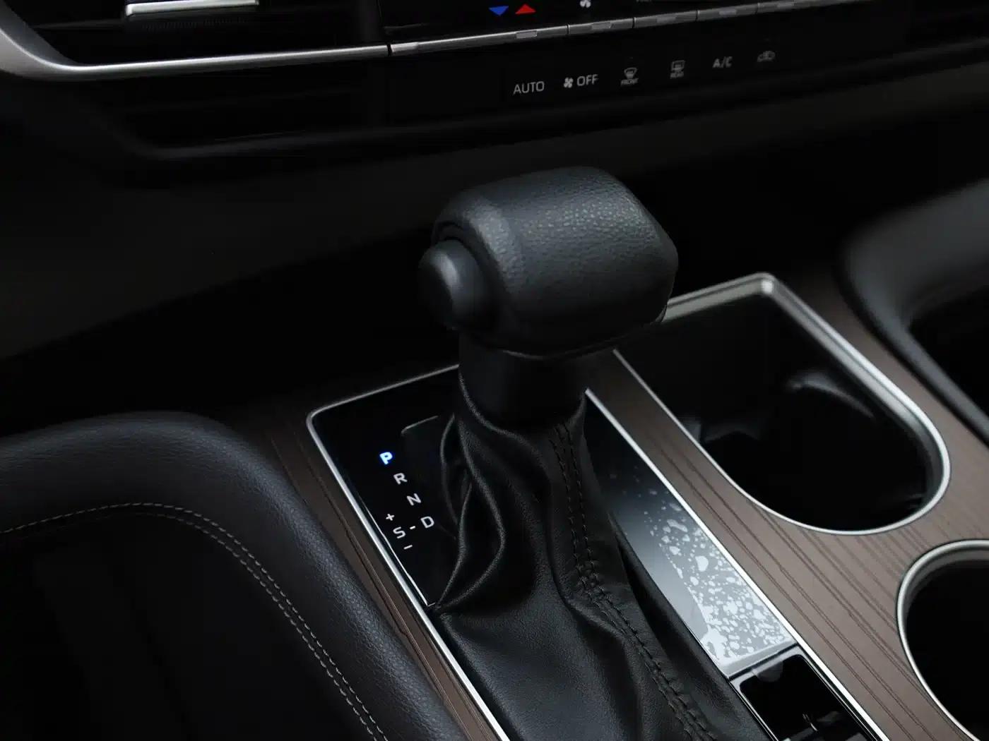 2023 Grevia 2.5L Hybrid Luxury Edition — миниатюра 22