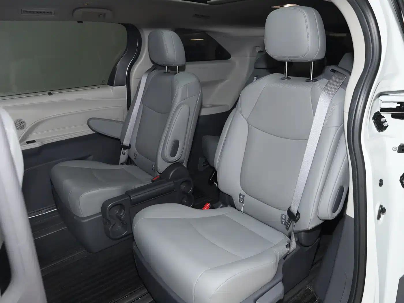 2023 Grevia 2.5L Hybrid Luxury Edition — миниатюра 27