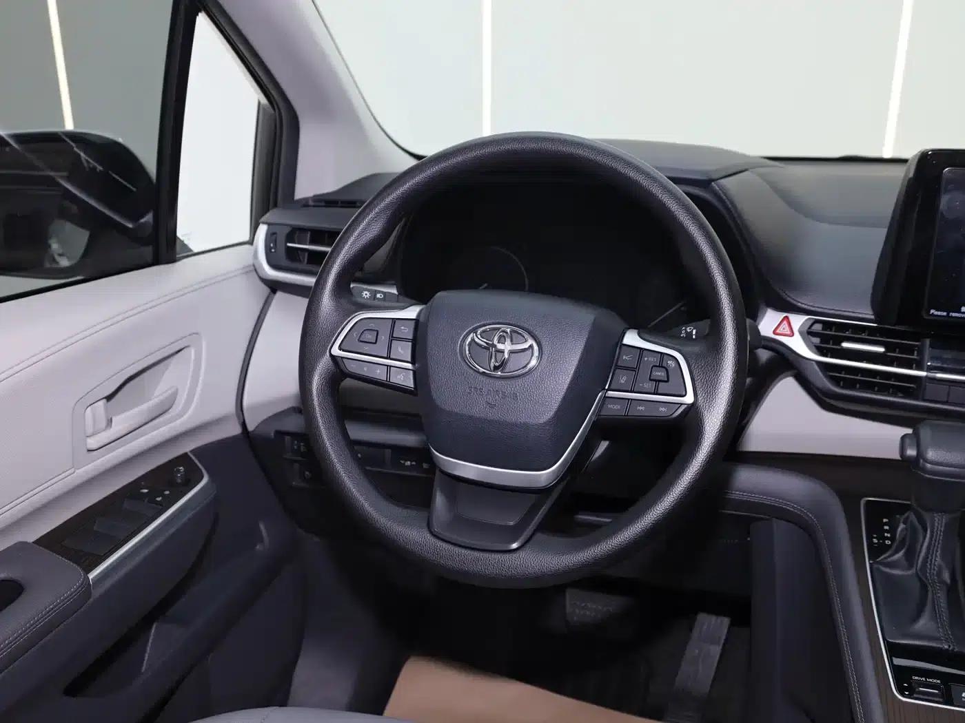 2023 Grevia 2.5L Hybrid Luxury Edition — миниатюра 30