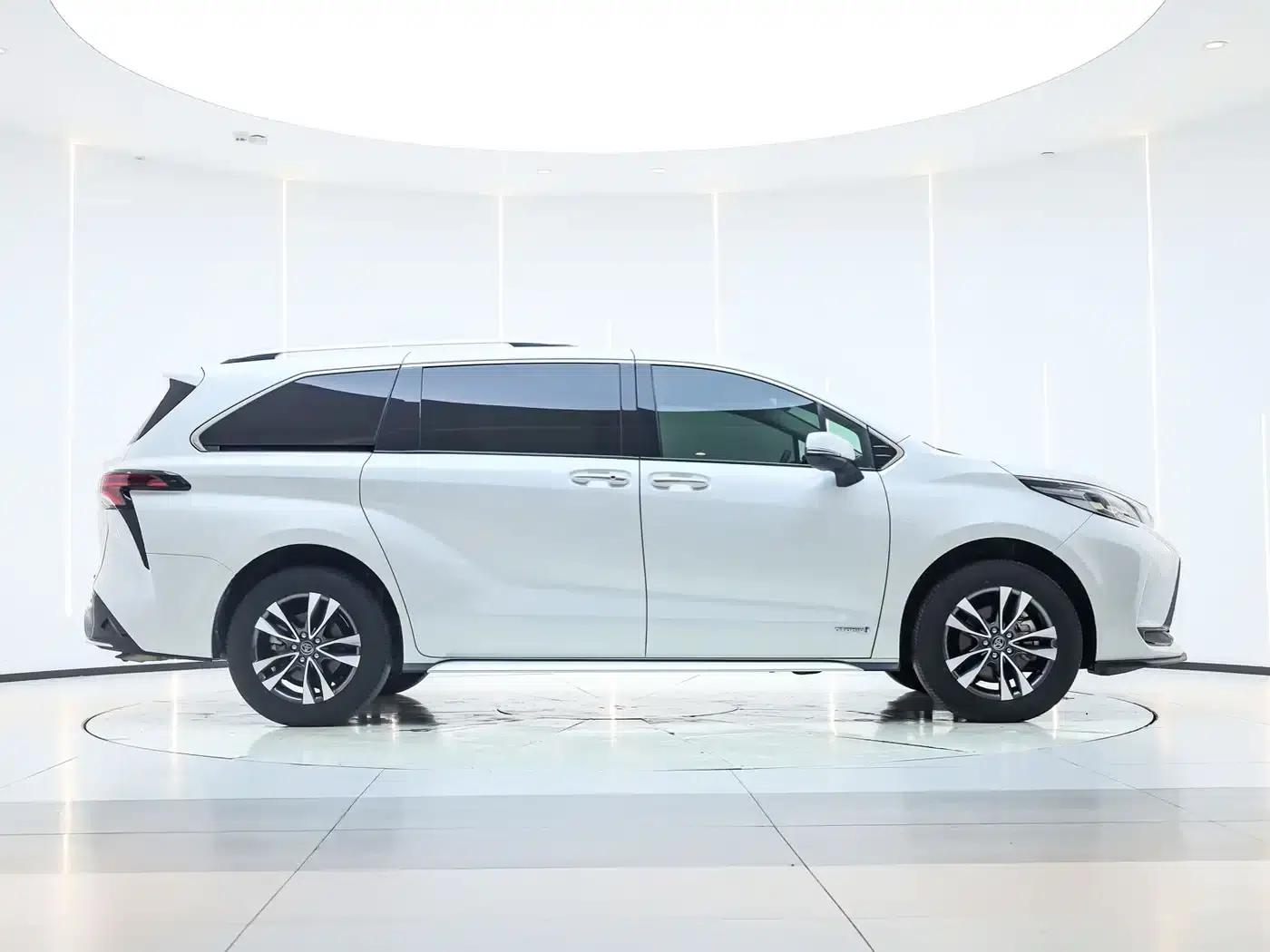 2023 Grevia 2.5L Hybrid Luxury Edition — миниатюра 5