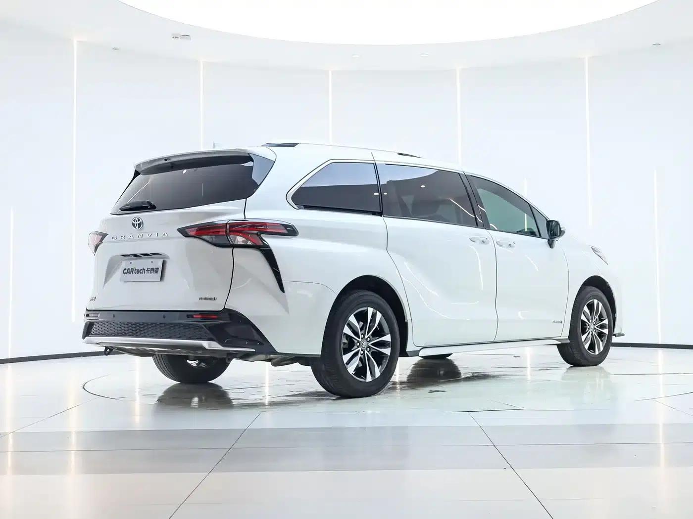 2023 Grevia 2.5L Hybrid Luxury Edition — миниатюра 6