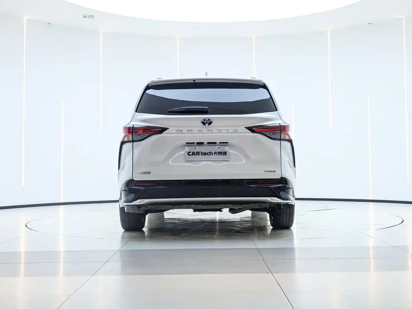 2023 Grevia 2.5L Hybrid Luxury Edition — миниатюра 7