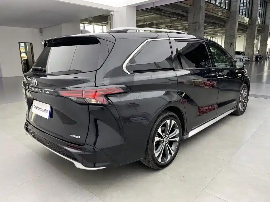 2023 Grevia 2.5L Hybrid Premium Plus Edition — миниатюра 3