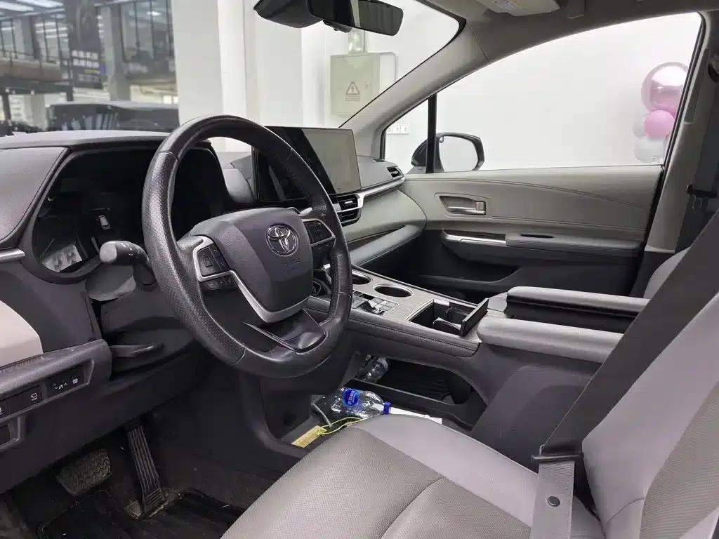 2023 Grevia 2.5L Hybrid Premium Plus Edition — миниатюра 5