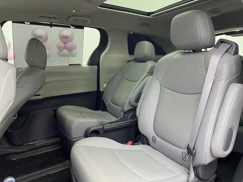 2023 Grevia 2.5L Hybrid Premium Plus Edition — миниатюра 6