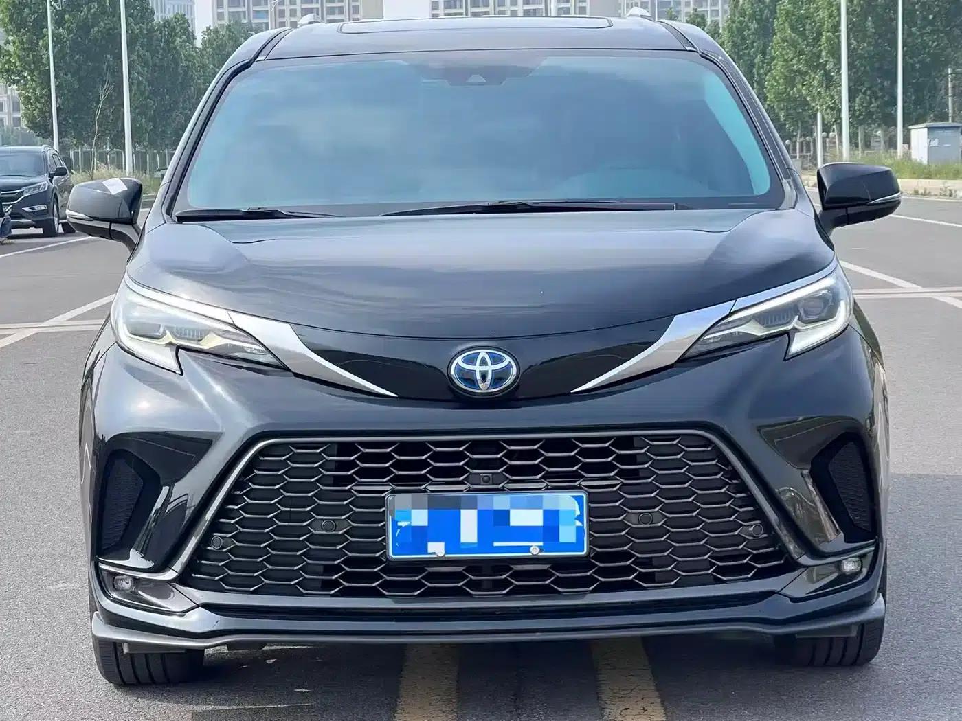 2024 Grevia 2.5L Hybrid Premium Plus Edition — миниатюра 2