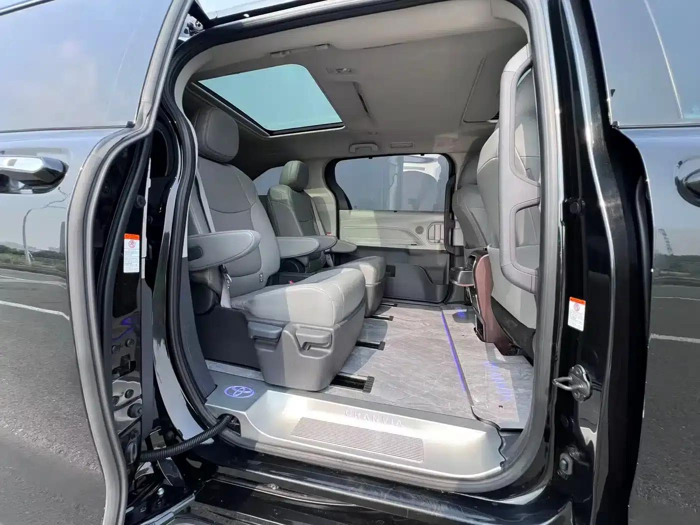2024 Grevia 2.5L Hybrid Premium Plus Edition — миниатюра 11