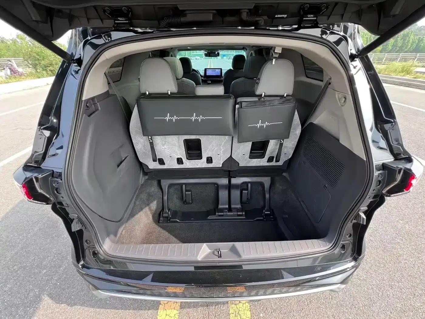 2024 Grevia 2.5L Hybrid Premium Plus Edition — миниатюра 15