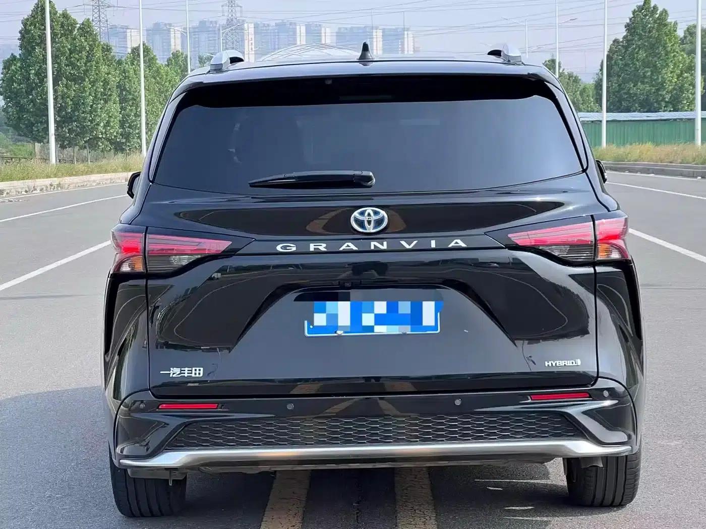 2024 Grevia 2.5L Hybrid Premium Plus Edition — миниатюра 19