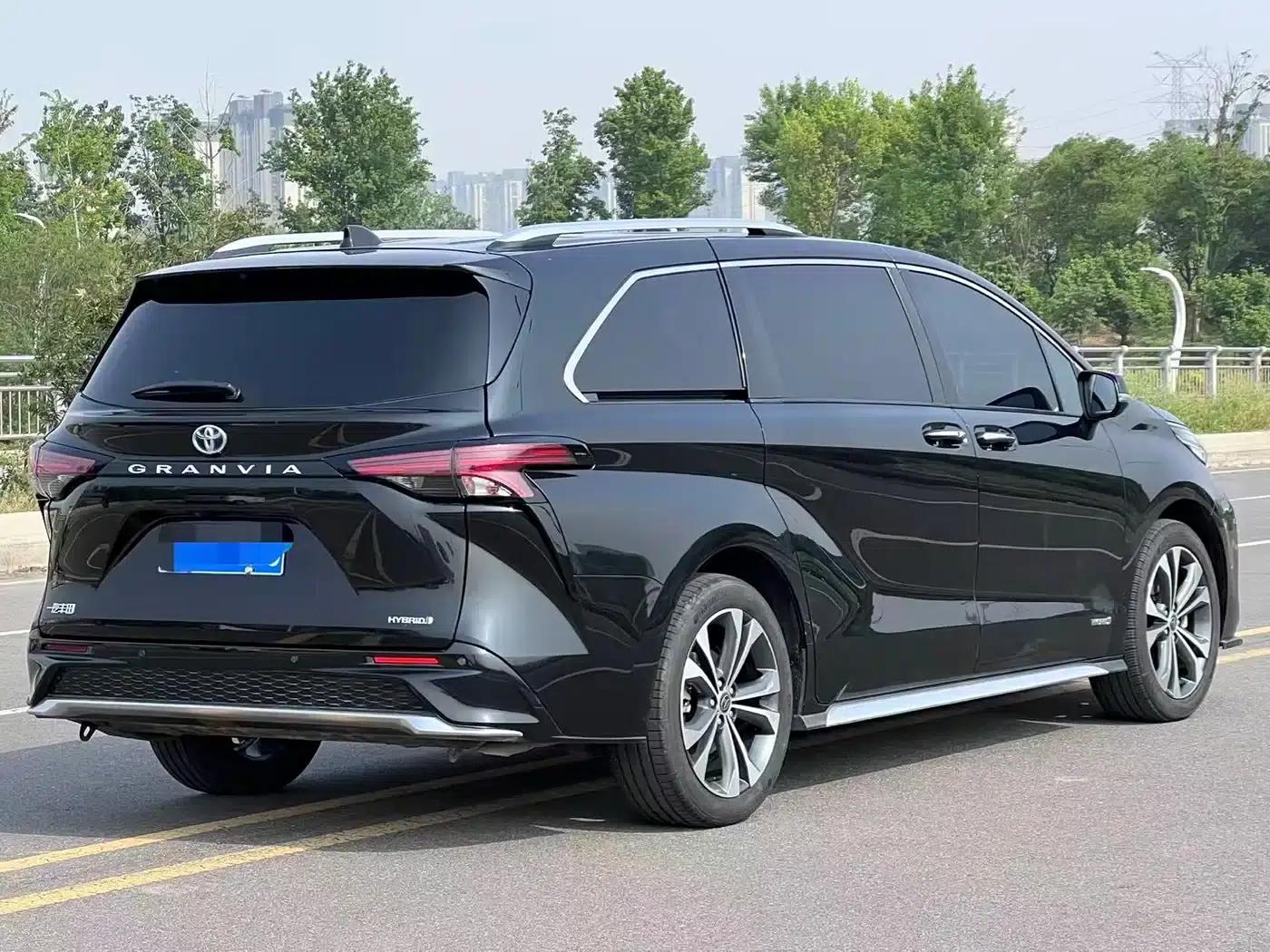 2024 Grevia 2.5L Hybrid Premium Plus Edition — миниатюра 20