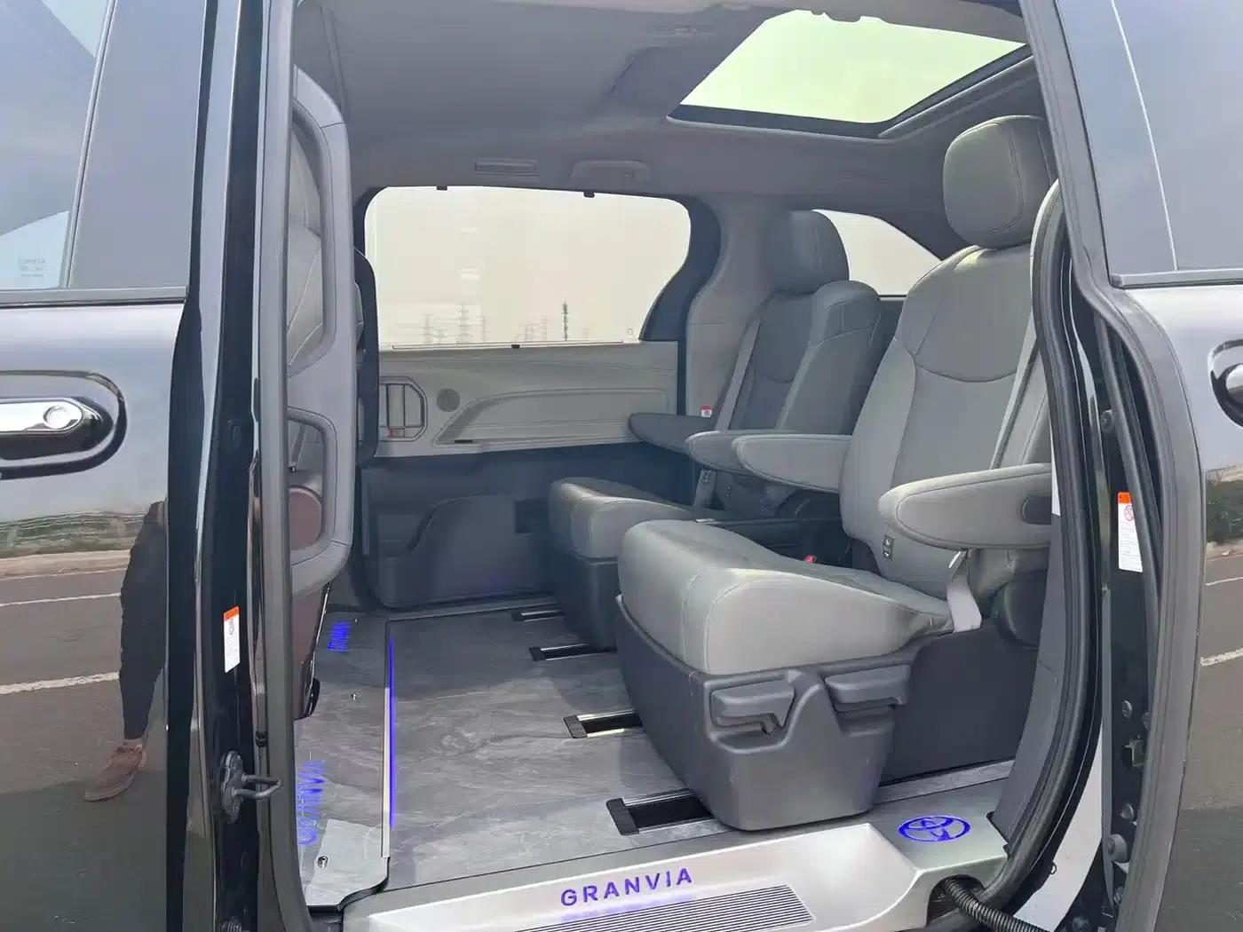2024 Grevia 2.5L Hybrid Premium Plus Edition — миниатюра 6