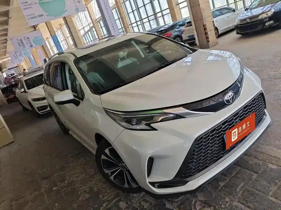 2023 Grevia 2.5L Hybrid VIP Edition — миниатюра 1