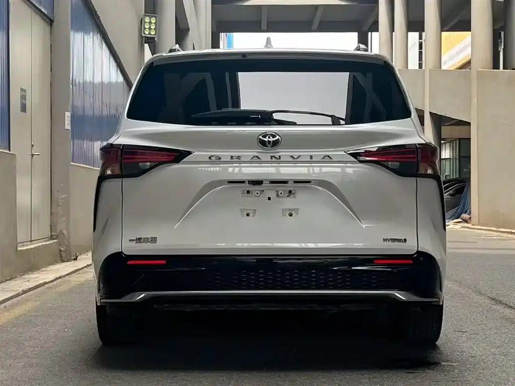 2022 Grevia 2.5L Hybrid Flagship Edition — миниатюра 4