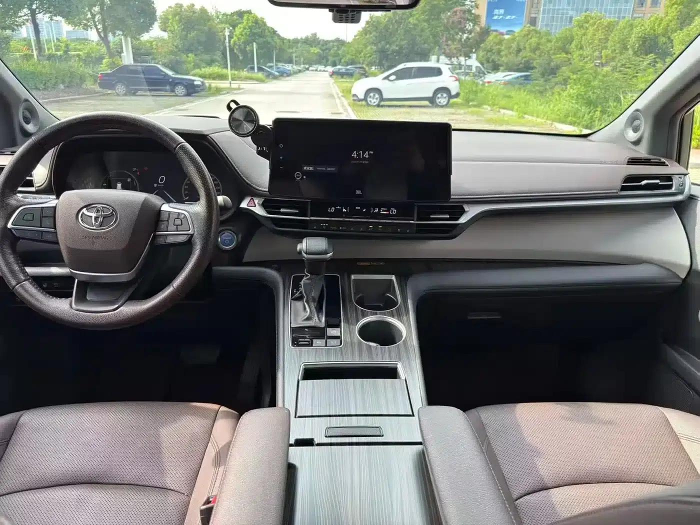 2022 Grevia 2.5L Hybrid Flagship Edition — миниатюра 14
