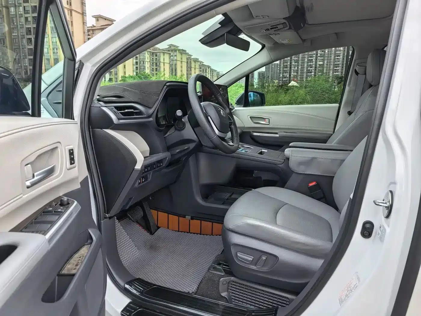 2022 Grevia 2.5L Hybrid Premium Edition — миниатюра 5