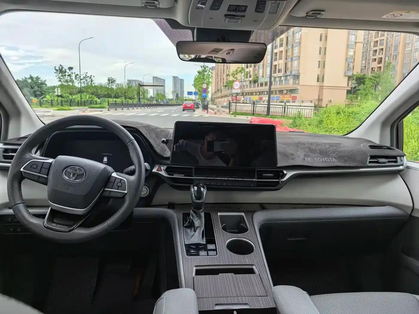 2022 Grevia 2.5L Hybrid Premium Edition — миниатюра 6