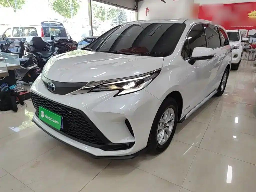 2023 Grevia 2.5L Hybrid Comfort Edition — миниатюра 2