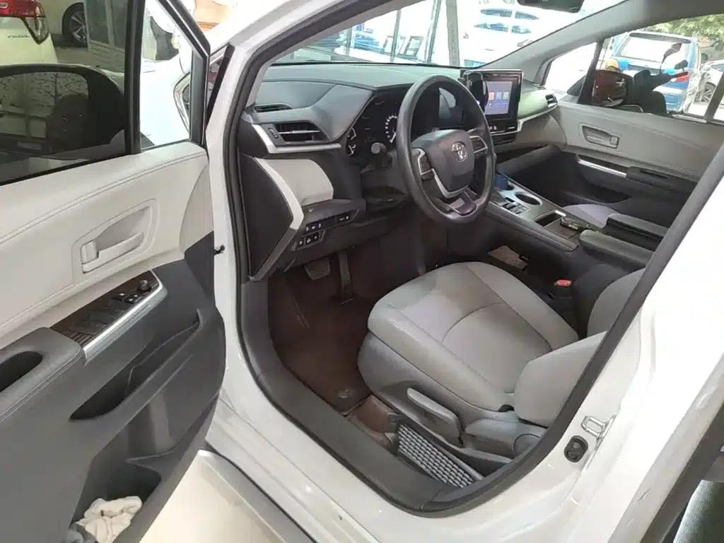 2023 Grevia 2.5L Hybrid Comfort Edition — миниатюра 16