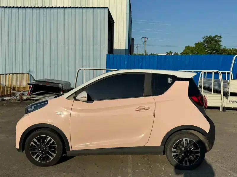 Little Ant 2022 Model, Sweet Pink Version, Lithium Iron Phosphate, 30.7kWh, 30kW, 301km/h — миниатюра 4