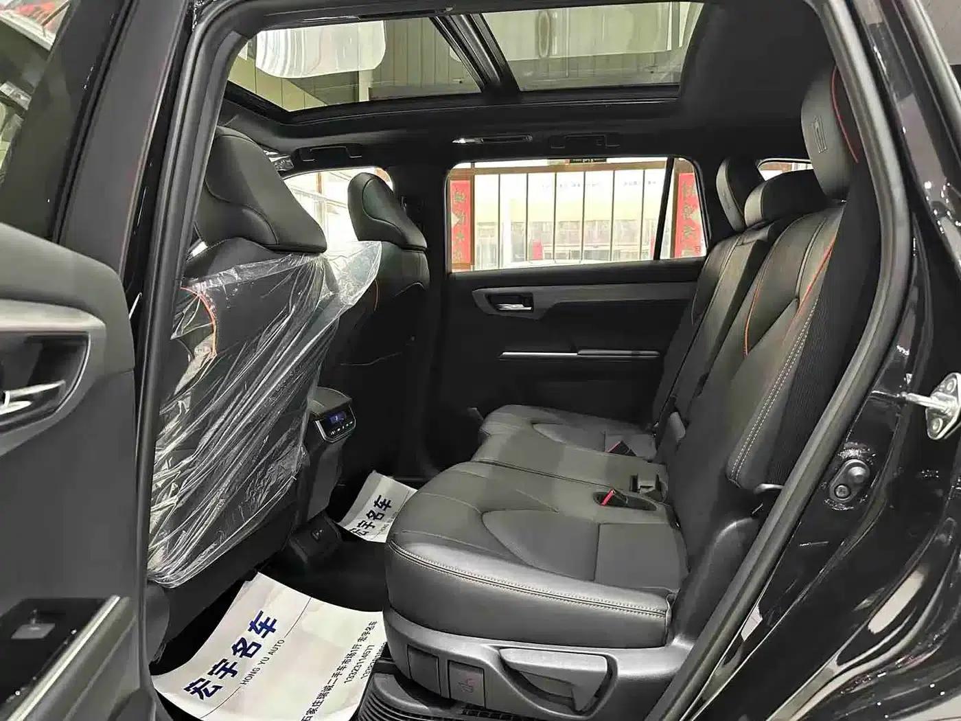 Crown Land Cruiser 2026 2.5L HEV 4WD Premium Edition — миниатюра 19