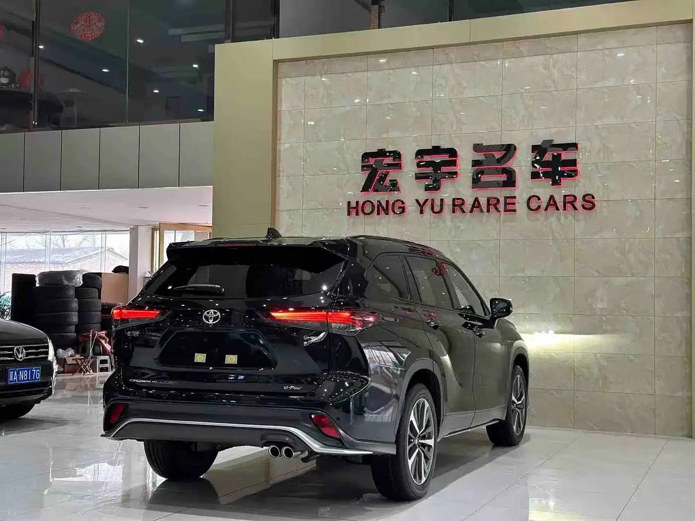 Crown Land Cruiser 2026 2.5L HEV 4WD Premium Edition — миниатюра 22
