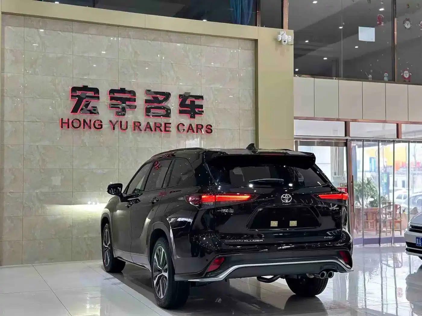Crown Land Cruiser 2026 2.5L HEV 4WD Premium Edition — миниатюра 24
