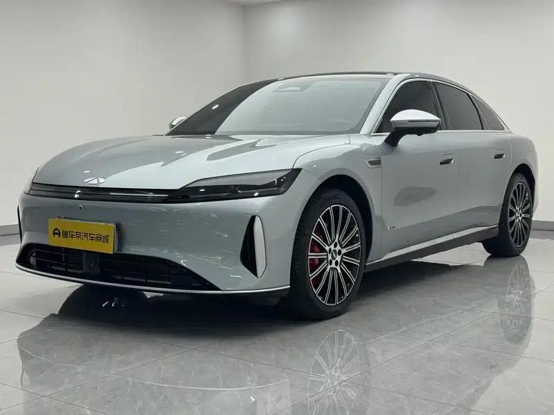 Fengyun A9L 2025 All-Wheel Drive High-Performance Peak Edition — миниатюра 1