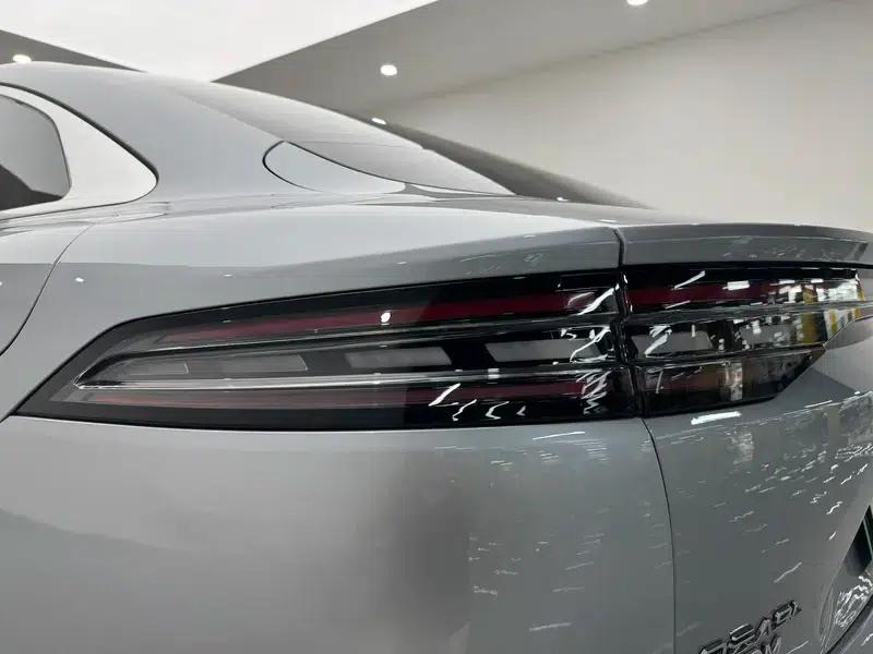 Fengyun A9L 2025 All-Wheel Drive High-Performance Peak Edition — миниатюра 13