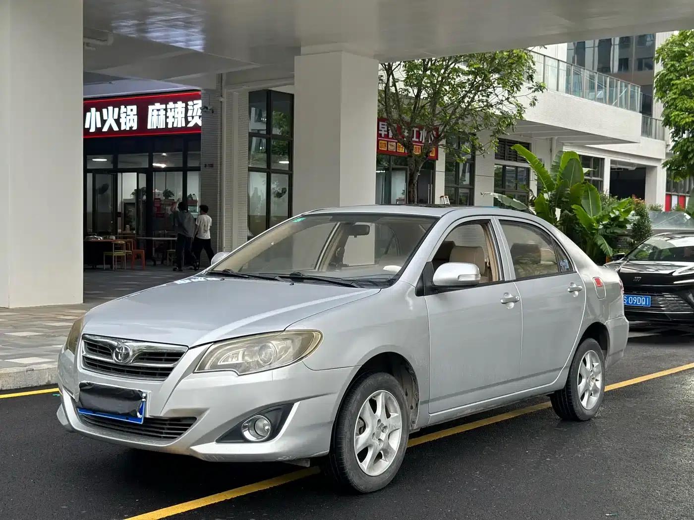 Corolla 2013 1.6L Automatic Premium Edition — миниатюра 1