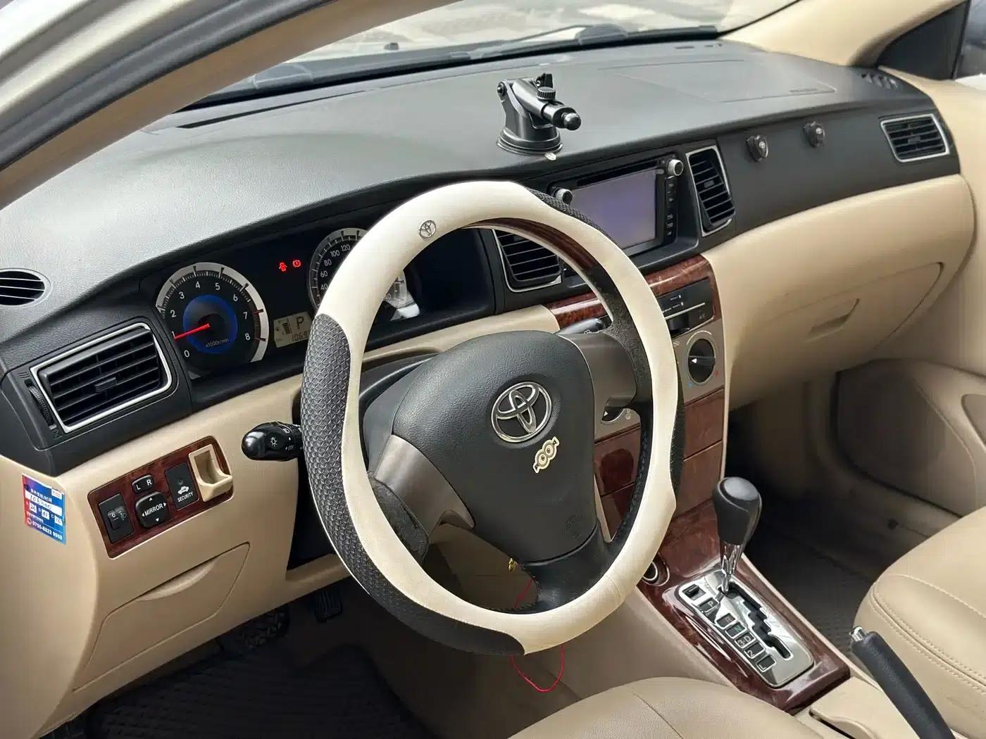 Corolla 2013 1.6L Automatic Premium Edition — миниатюра 3
