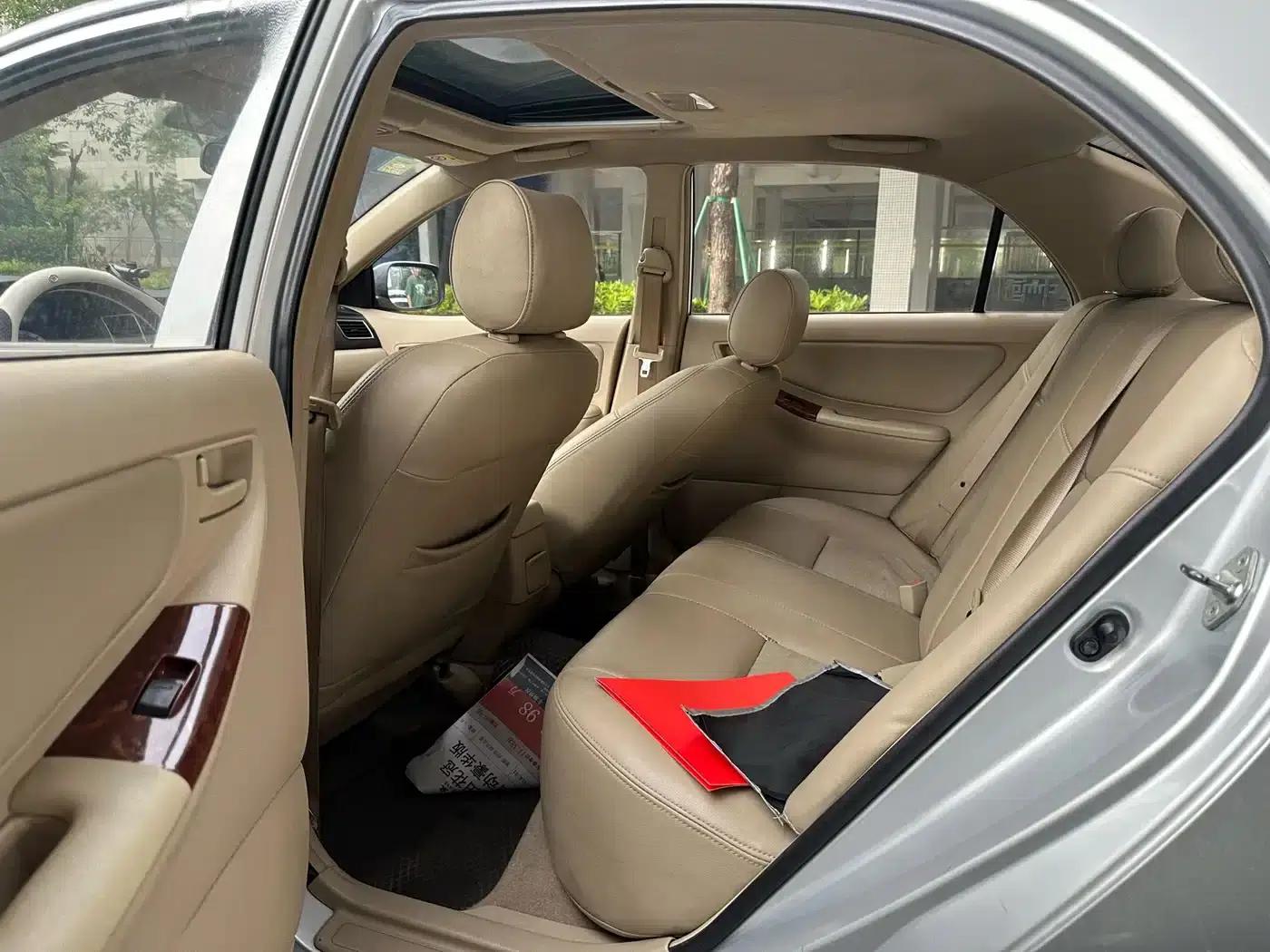 Corolla 2013 1.6L Automatic Premium Edition — миниатюра 6