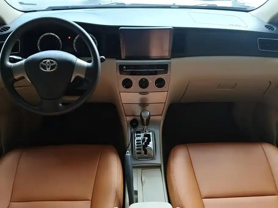 Corolla 2013 1.6L Automatic Deluxe Edition — миниатюра 12