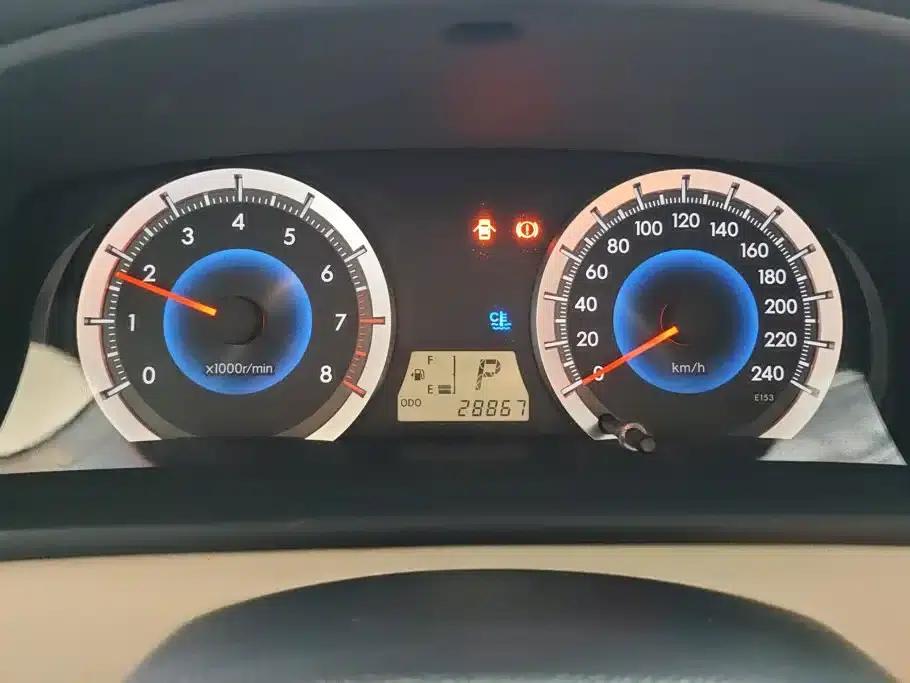 Corolla 2013 1.6L Automatic Deluxe Edition — миниатюра 14