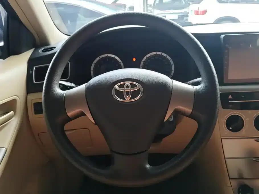 Corolla 2013 1.6L Automatic Deluxe Edition — миниатюра 15
