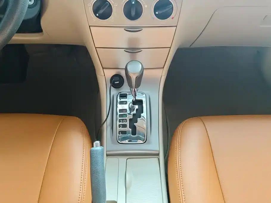 Corolla 2013 1.6L Automatic Deluxe Edition — миниатюра 16