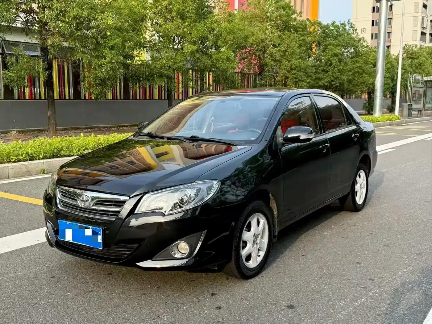 Corolla 2013 1.6L Automatic Premium Edition — миниатюра 1