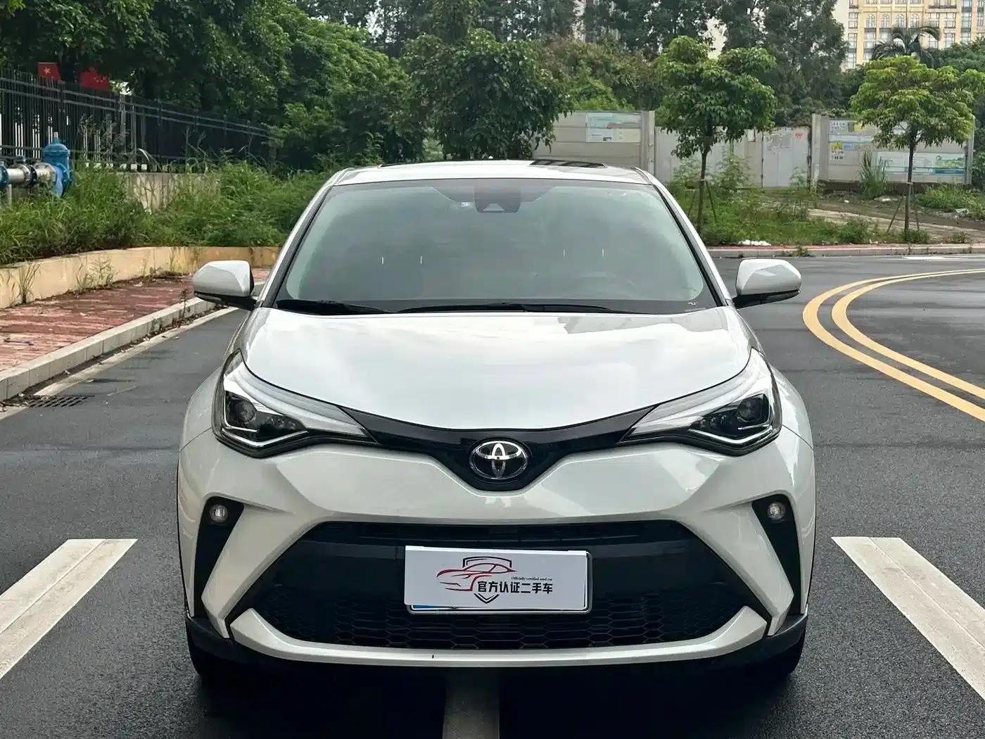 Toyota C-HR 2023 2.0L Luxury Edition — миниатюра 2