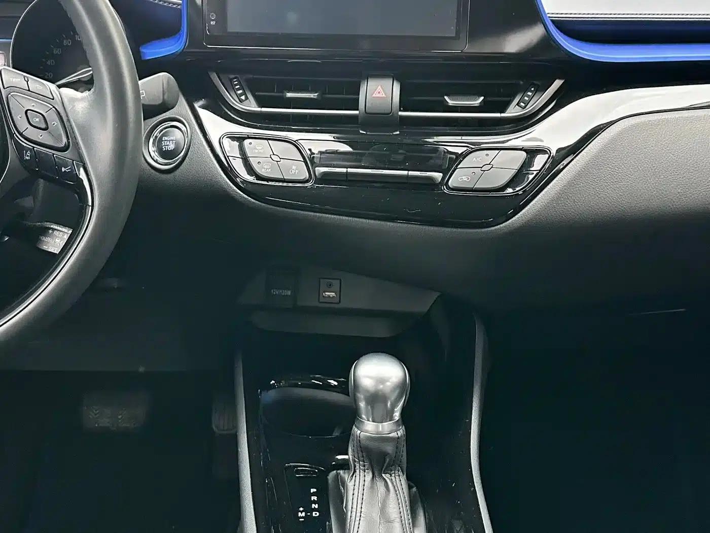 Toyota C-HR 2023 2.0L Luxury Edition — миниатюра 11