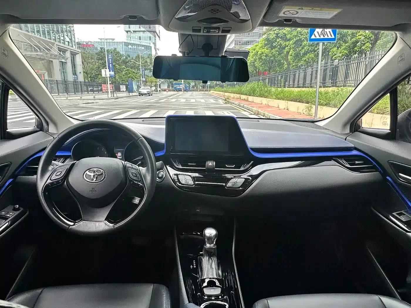 Toyota C-HR 2023 2.0L Luxury Edition — миниатюра 10