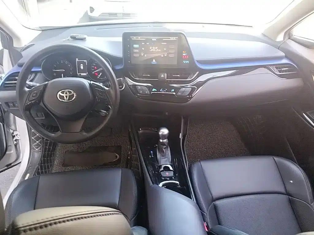 Toyota C-HR 2020 2.0L Leading Edition — миниатюра 10